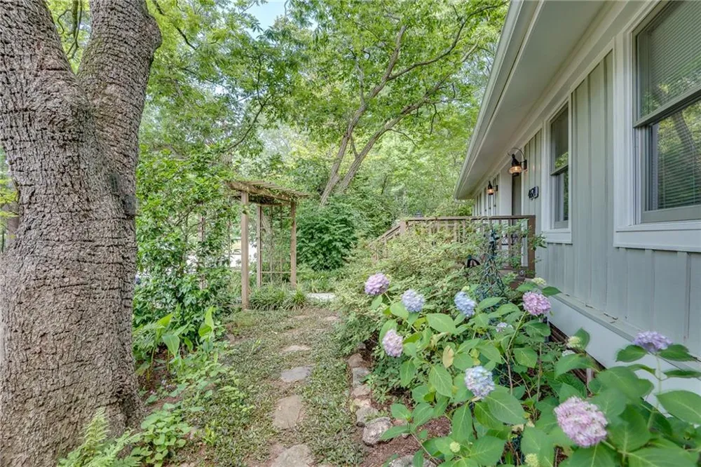4621 Lakeshore Drive Pine Lake, GA 30072