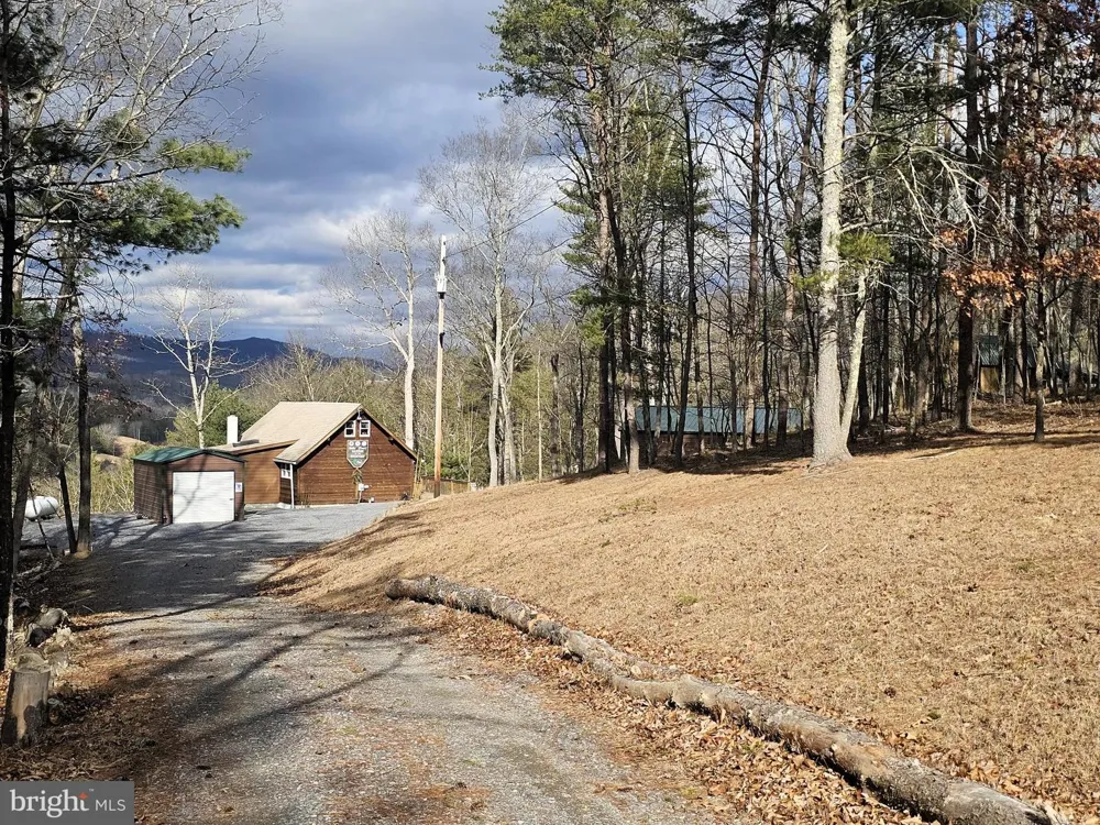 211 MARTIN ROAD Artemas, PA 17211