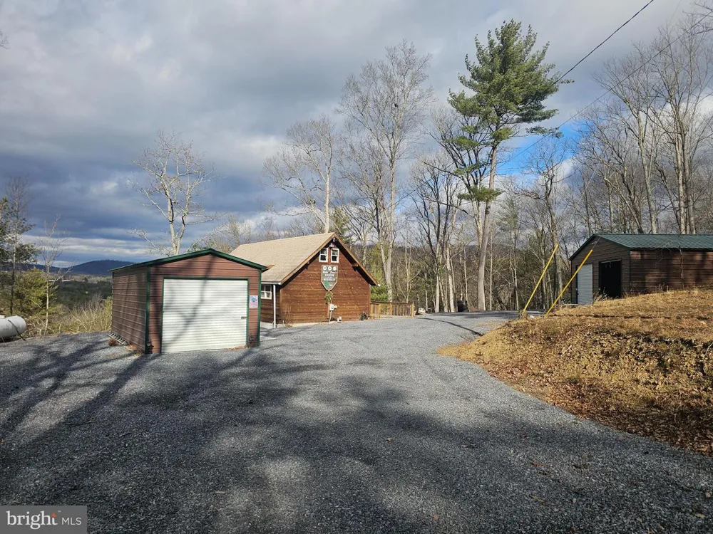 211 MARTIN ROAD Artemas, PA 17211