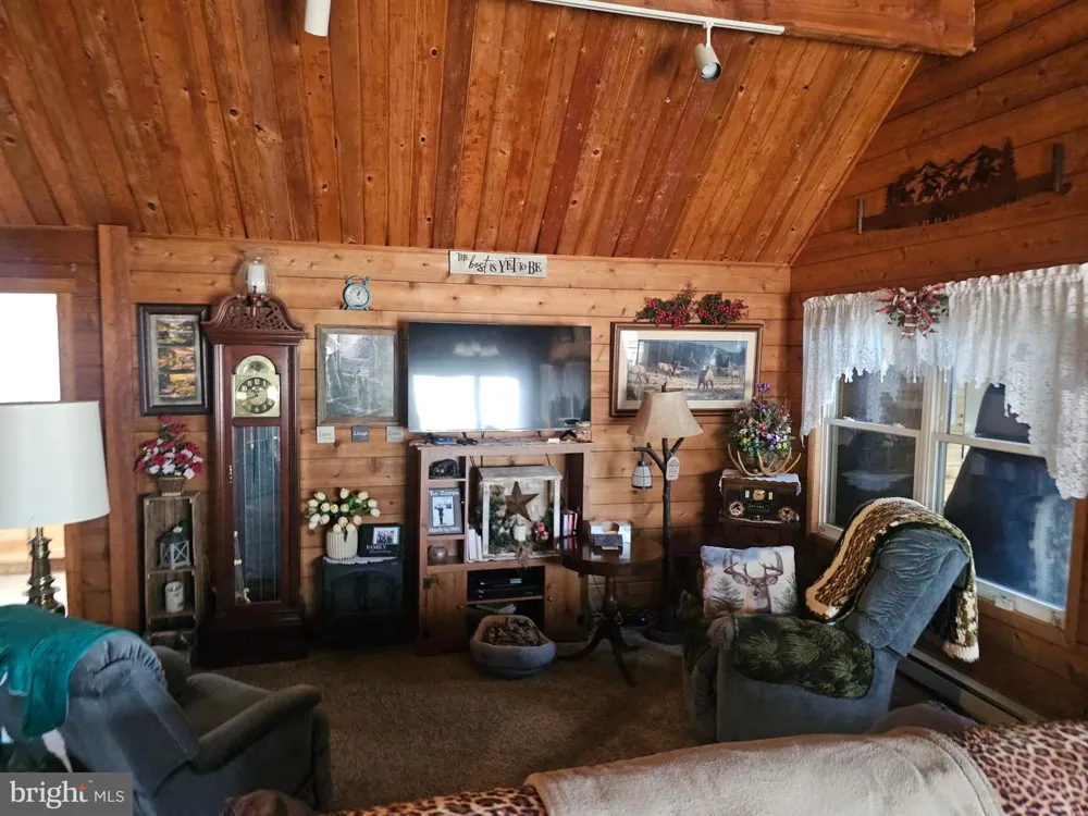211 MARTIN ROAD Artemas, PA 17211