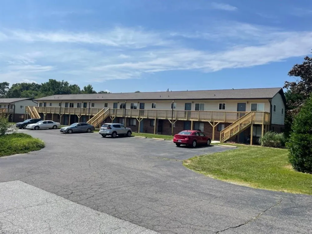 1004 Salisbury Street Kernersville, NC 27284