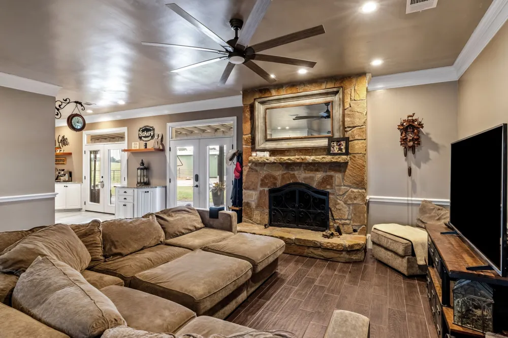 340 County Road 3336 Paradise, TX 76073