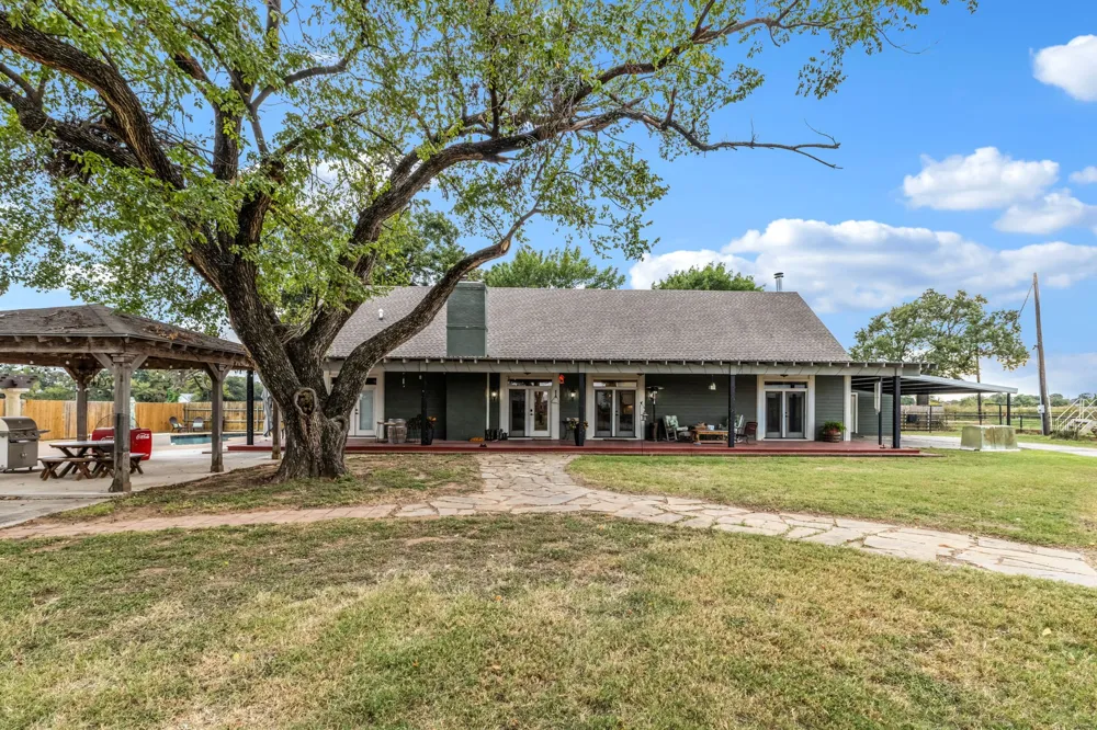 340 County Road 3336 Paradise, TX 76073