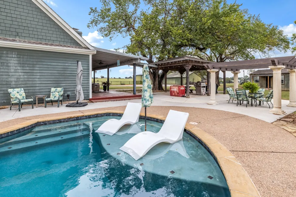 340 County Road 3336 Paradise, TX 76073