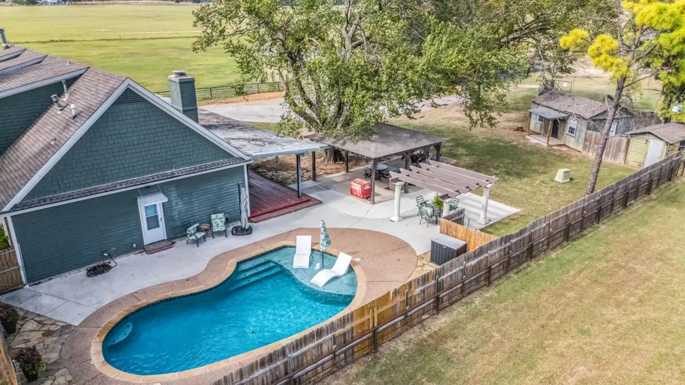 340 County Road 3336 Paradise, TX 76073