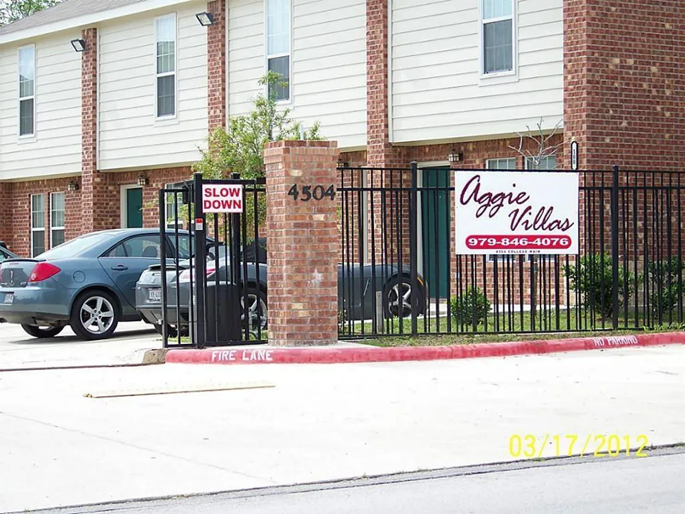 4504 College Main Street #521 Bryan, TX 77801
