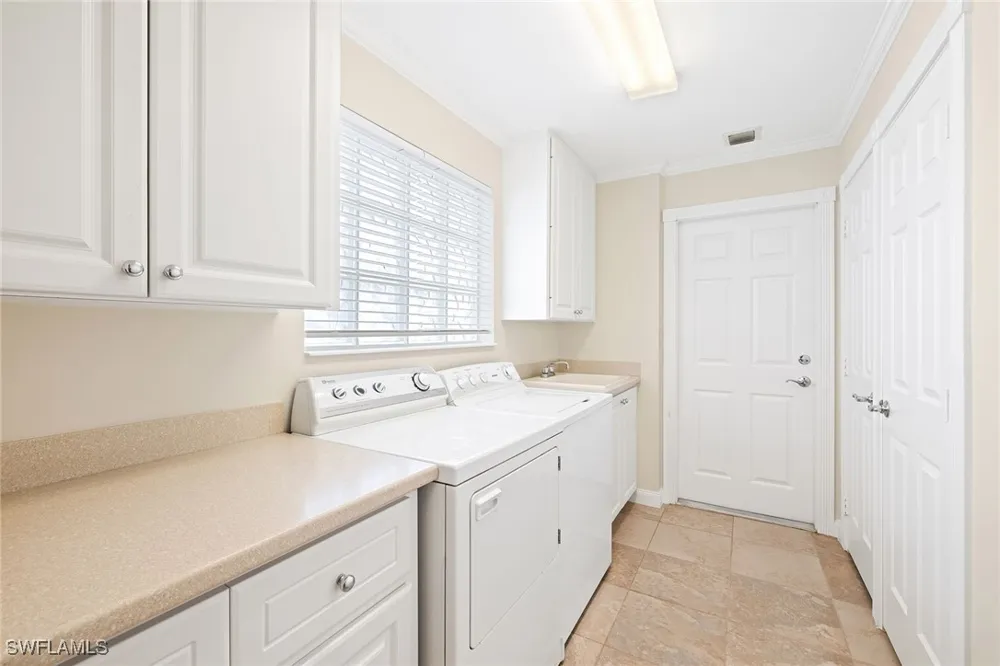 Novara Court Naples, FL 34114