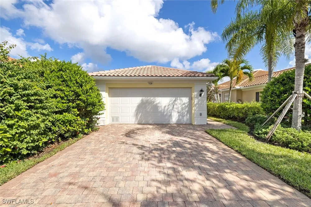 Novara Court Naples, FL 34114