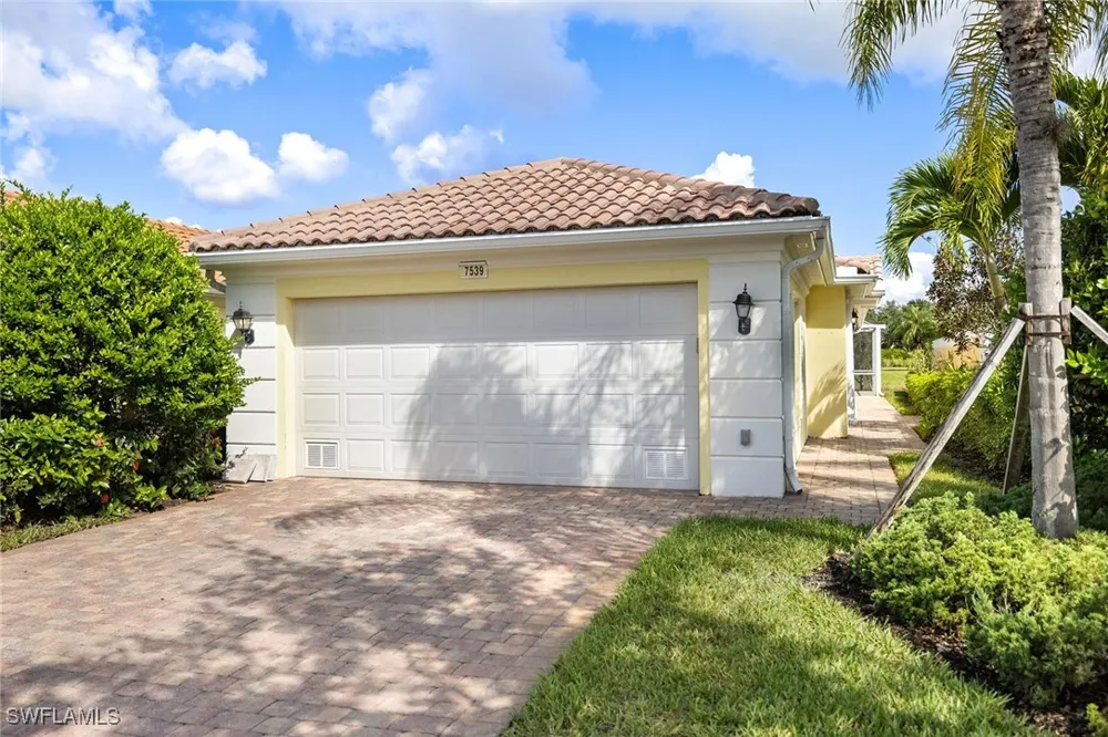 Novara Court Naples, FL 34114