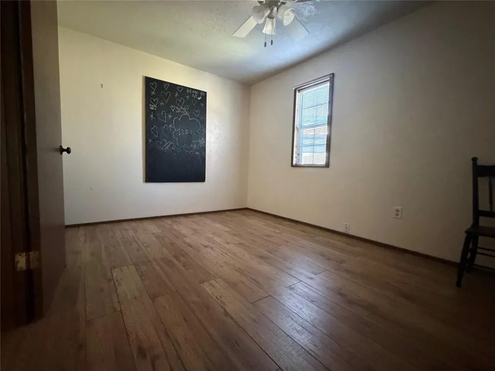 19519 County Road 377 Marquez, TX 77865