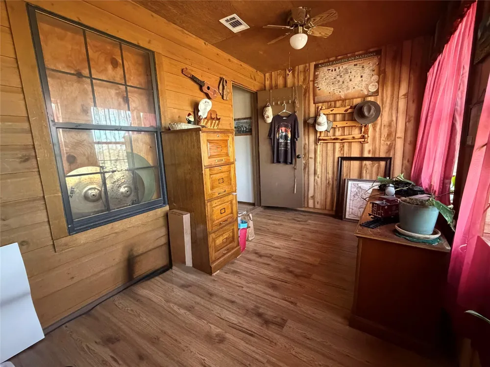 19519 County Road 377 Marquez, TX 77865