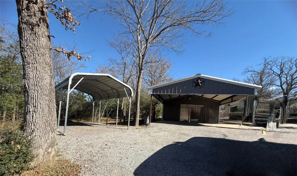 19519 County Road 377 Marquez, TX 77865