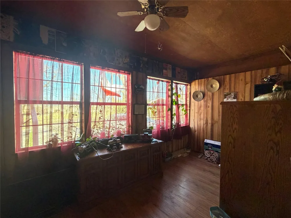 19519 County Road 377 Marquez, TX 77865
