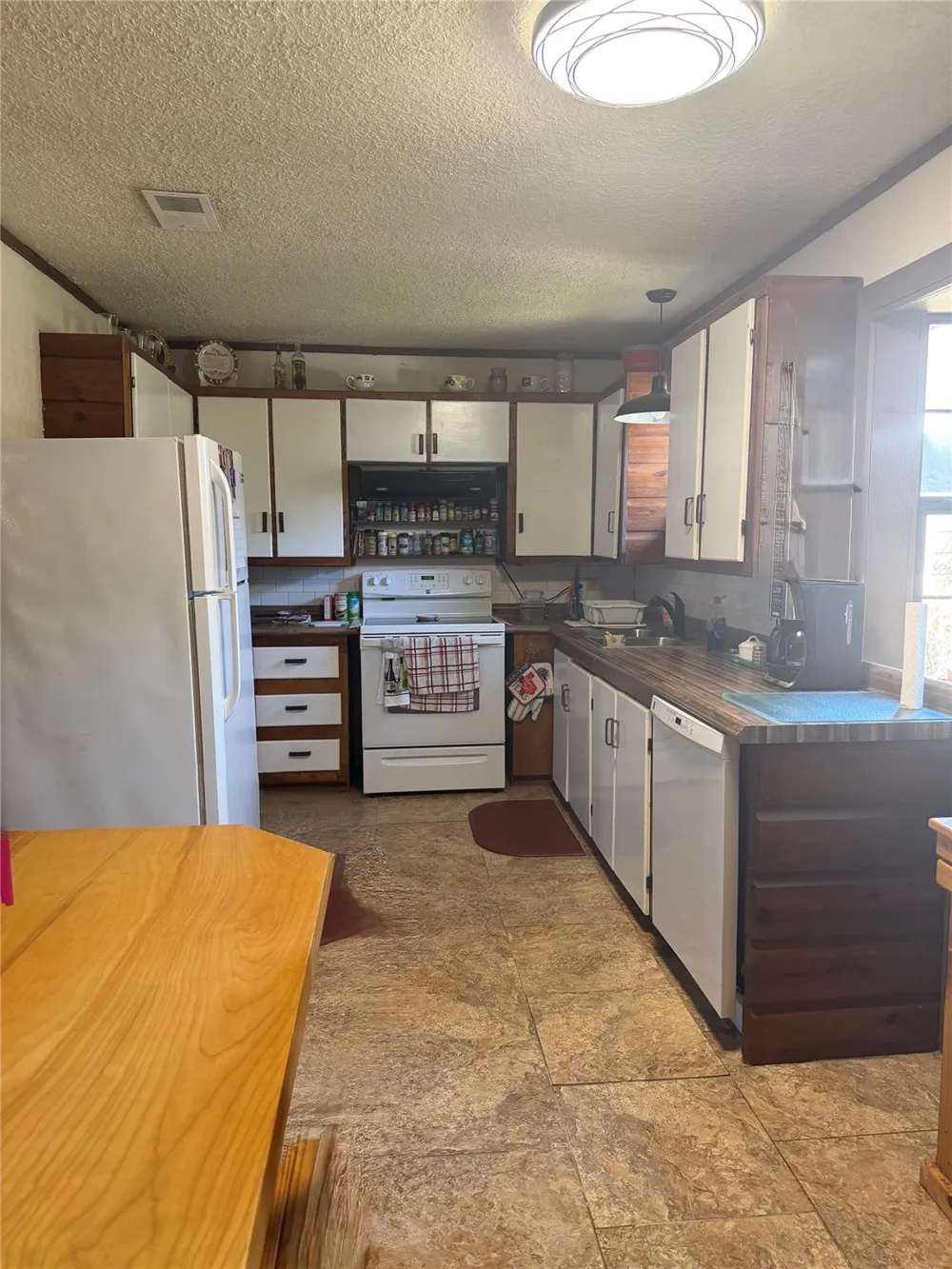 19519 County Road 377 Marquez, TX 77865