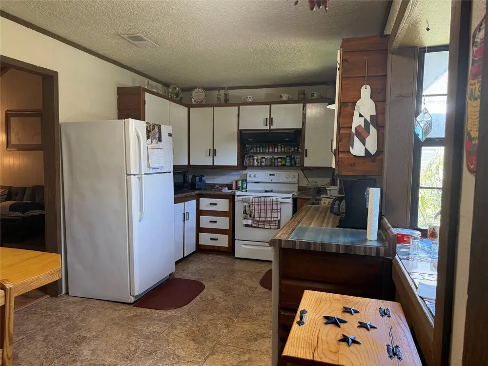 19519 County Road 377 Marquez, TX 77865