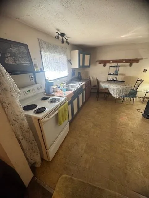 12512 CR 685 Webster, FL 33597