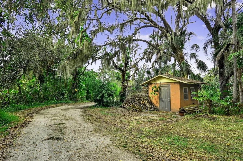 7808 34TH COURT E Sarasota, FL 34243