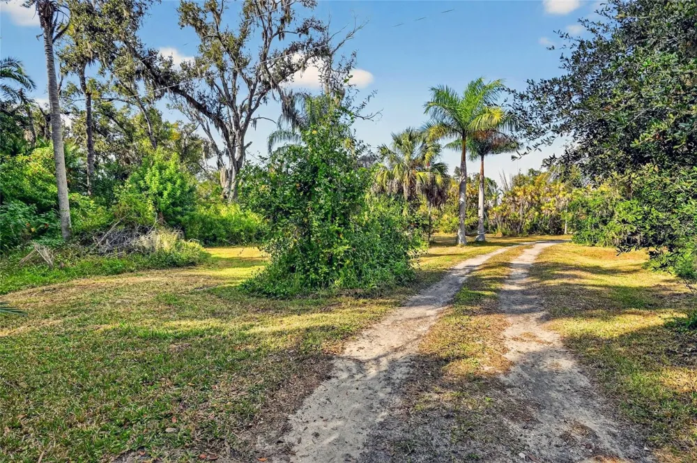 7808 34TH COURT E Sarasota, FL 34243