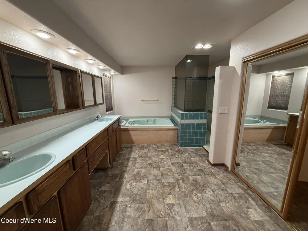 7959 Valley Street Dalton Gardens, ID 83815