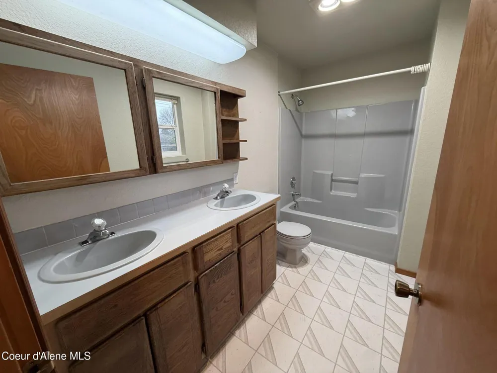 7959 Valley Street Dalton Gardens, ID 83815