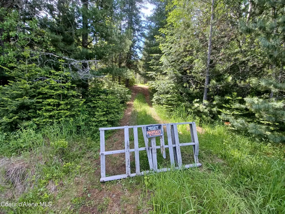 127 Coyote Trail Priest River, ID 83856