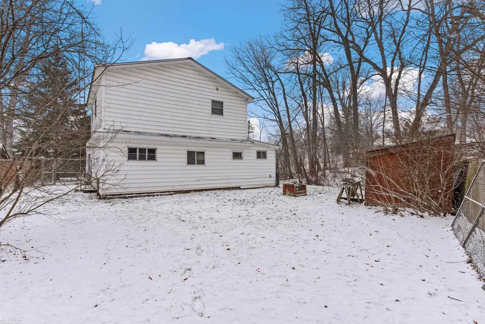 10528 Lake Shore Drive Tyrone Township, MI 48430
