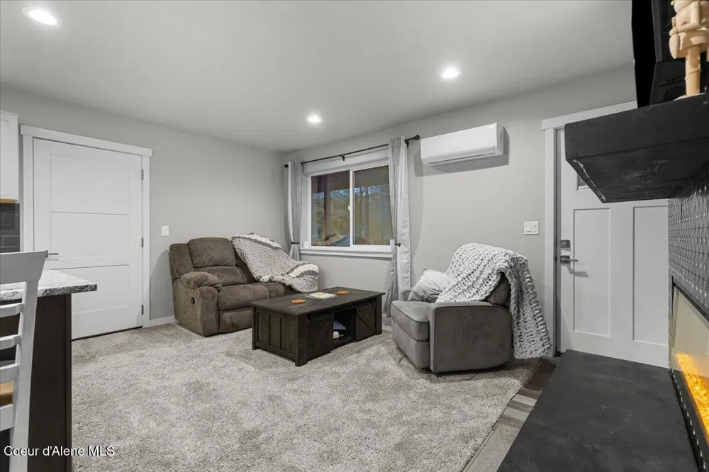 172 Wyatt Lane Spirit Lake, ID 83869