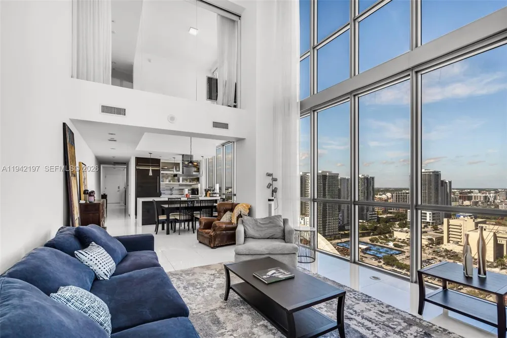 1100 Biscayne Blvd #2907 Miami, FL 33132
