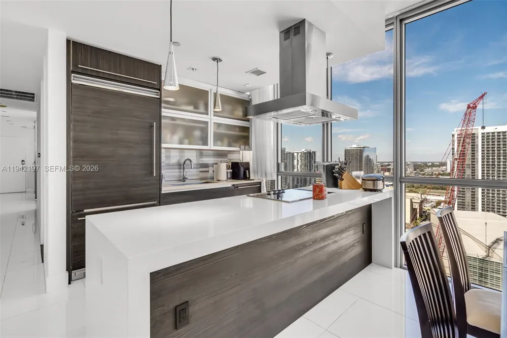1100 Biscayne Blvd #2907 Miami, FL 33132