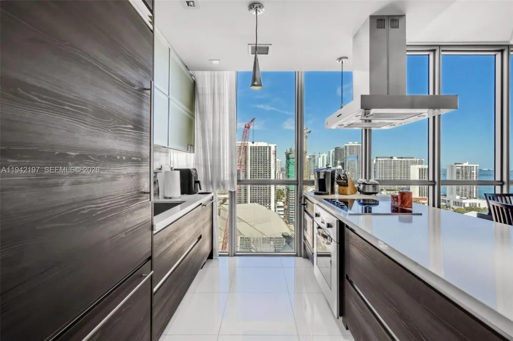 1100 Biscayne Blvd #2907 Miami, FL 33132