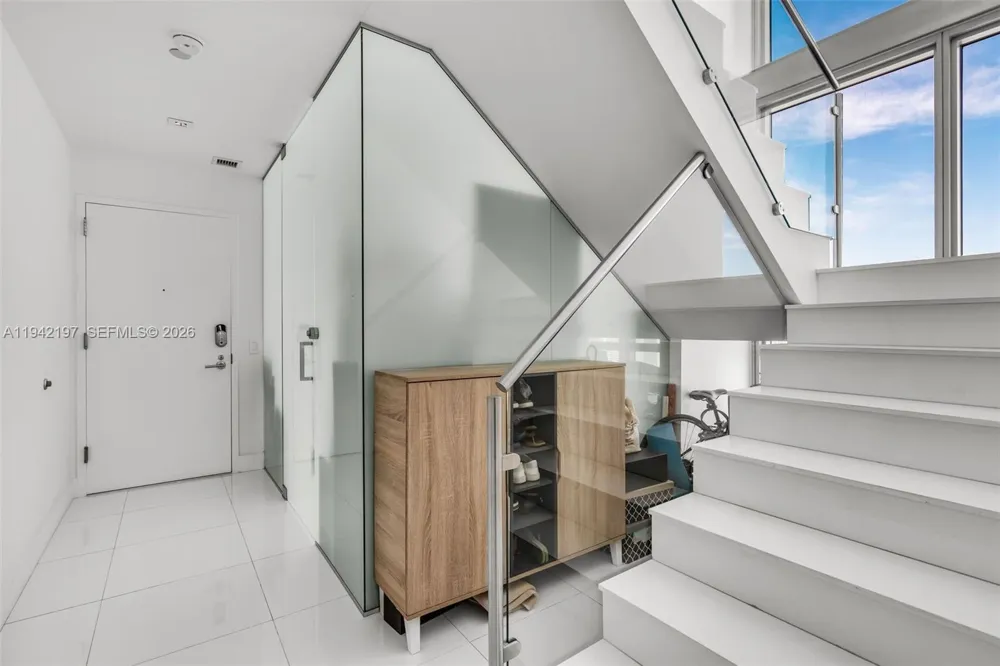 1100 Biscayne Blvd #2907 Miami, FL 33132