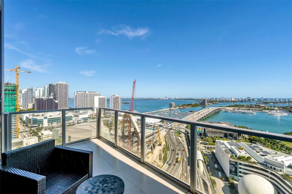 1100 Biscayne Blvd #2907 Miami, FL 33132