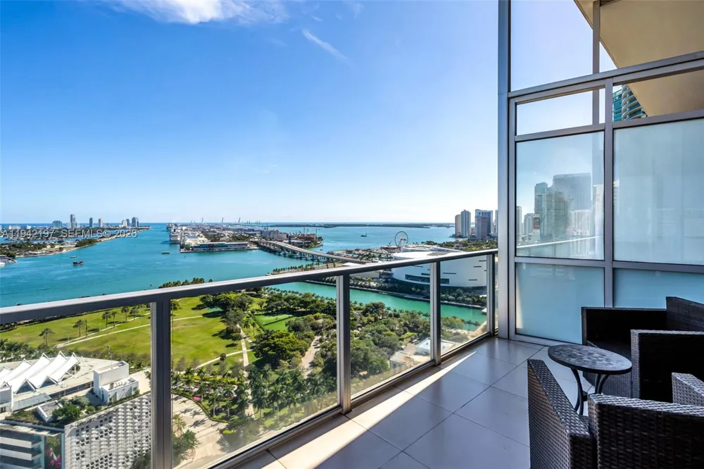 1100 Biscayne Blvd #2907 Miami, FL 33132