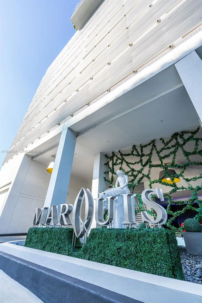 1100 Biscayne Blvd #2907 Miami, FL 33132