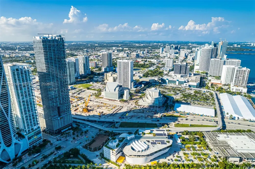 1100 Biscayne Blvd #2907 Miami, FL 33132