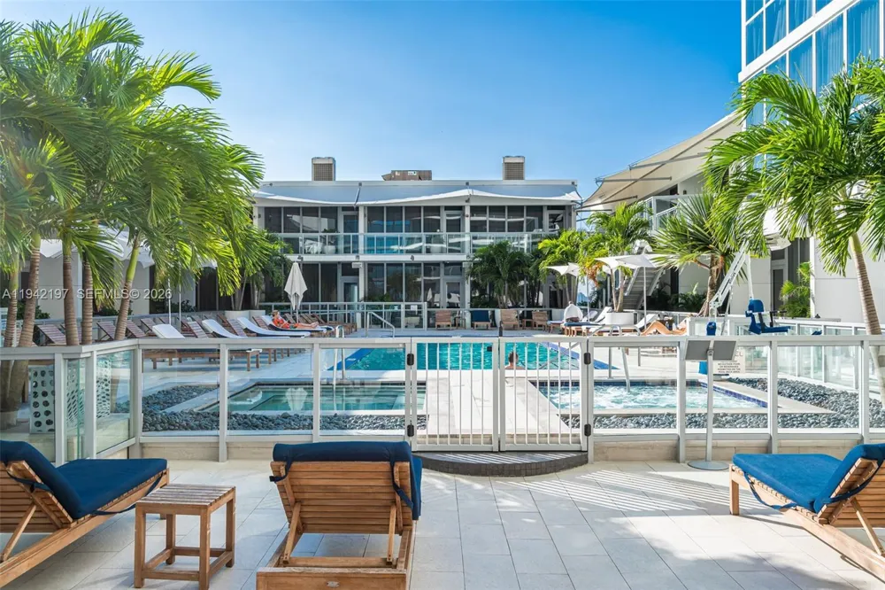 1100 Biscayne Blvd #2907 Miami, FL 33132