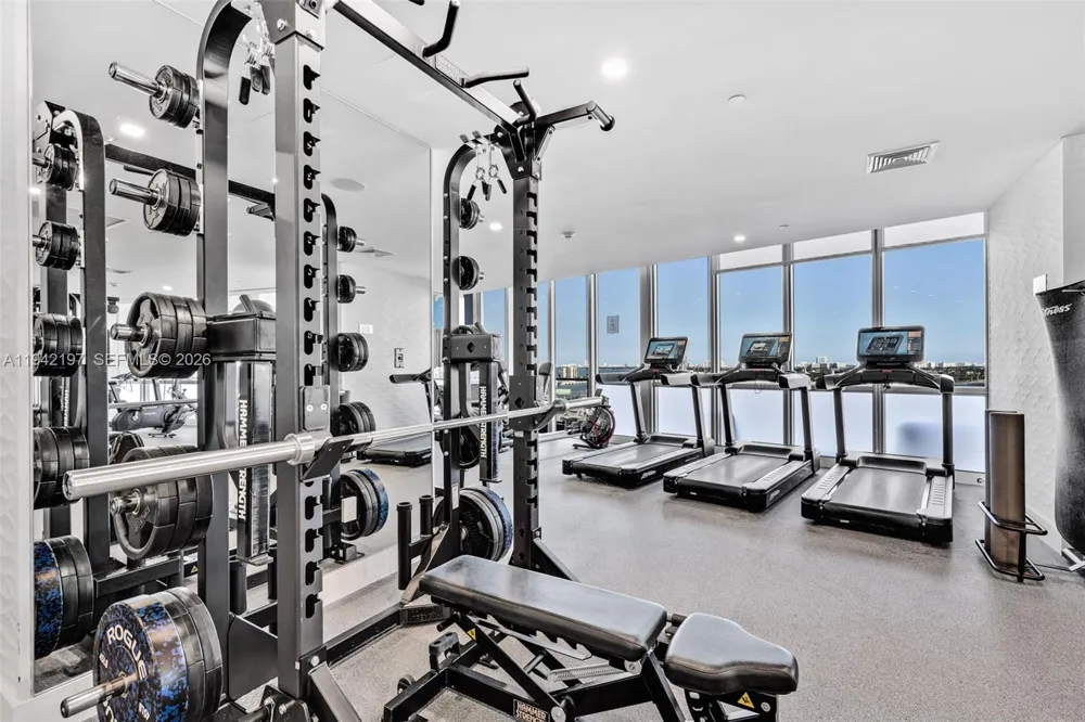 1100 Biscayne Blvd #2907 Miami, FL 33132