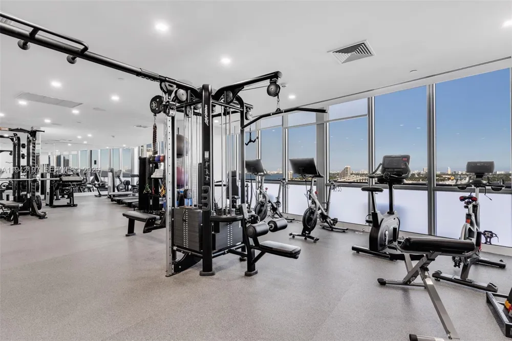 1100 Biscayne Blvd #2907 Miami, FL 33132