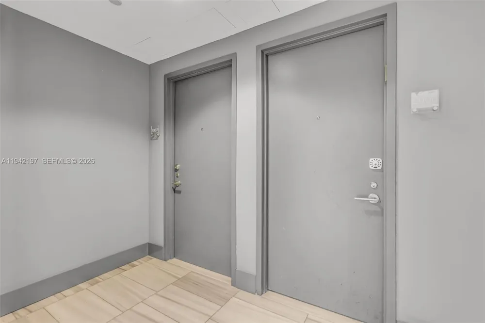 1100 Biscayne Blvd #2907 Miami, FL 33132