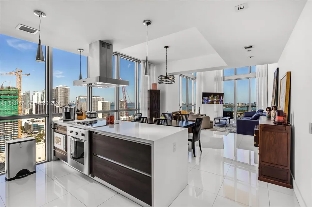 1100 Biscayne Blvd #2907 Miami, FL 33132