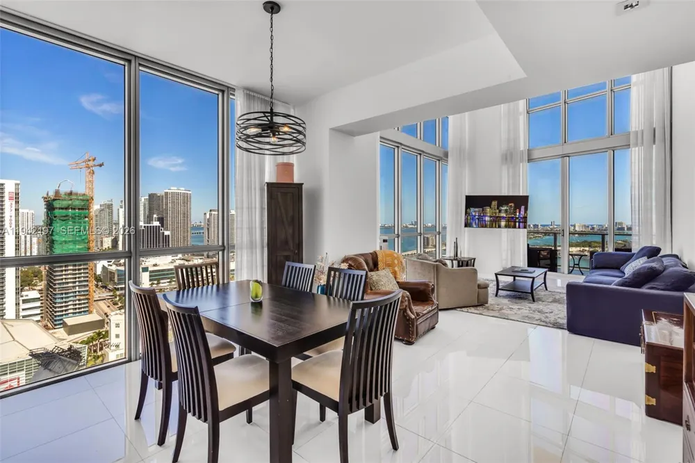 1100 Biscayne Blvd #2907 Miami, FL 33132