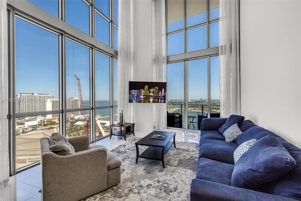 1100 Biscayne Blvd #2907 Miami, FL 33132