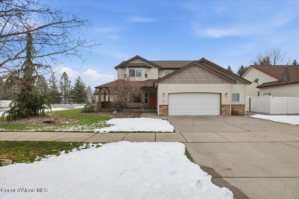 621 E Round Up Circle Hayden, ID 83835