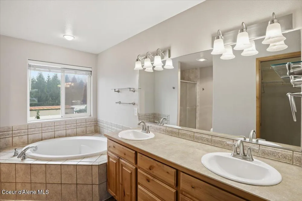 621 E Round Up Circle Hayden, ID 83835