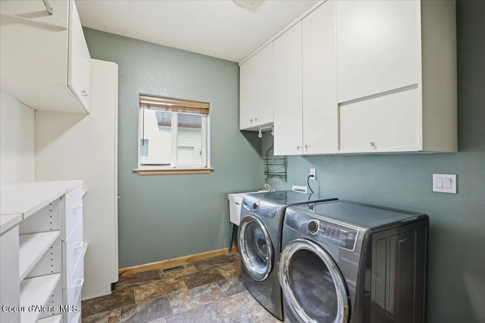 621 E Round Up Circle Hayden, ID 83835