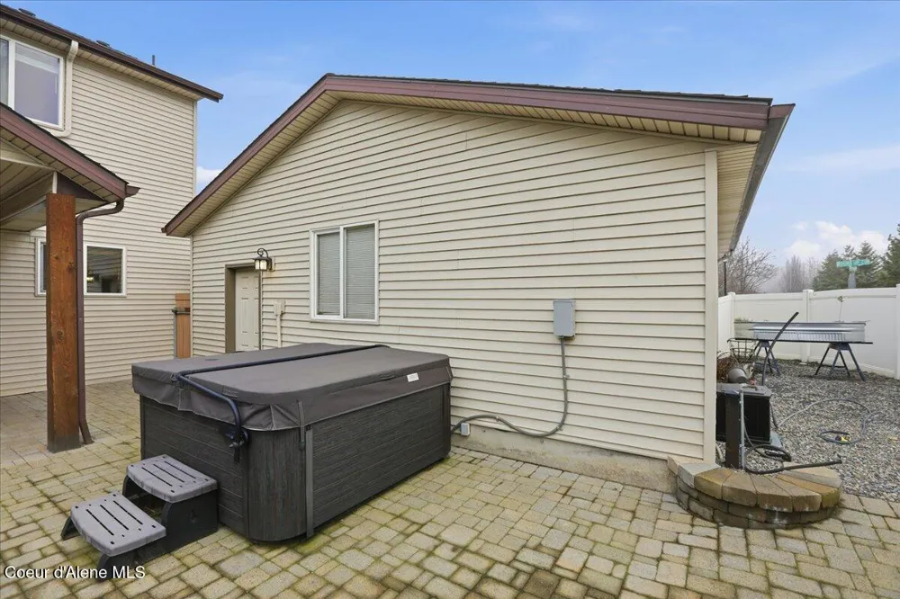 621 E Round Up Circle Hayden, ID 83835