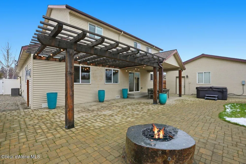 621 E Round Up Circle Hayden, ID 83835