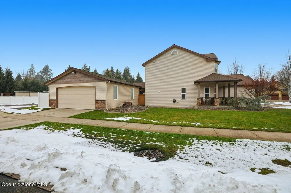 621 E Round Up Circle Hayden, ID 83835