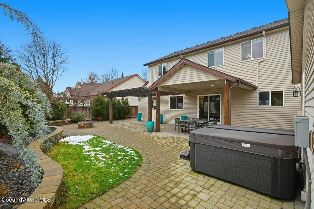 621 E Round Up Circle Hayden, ID 83835