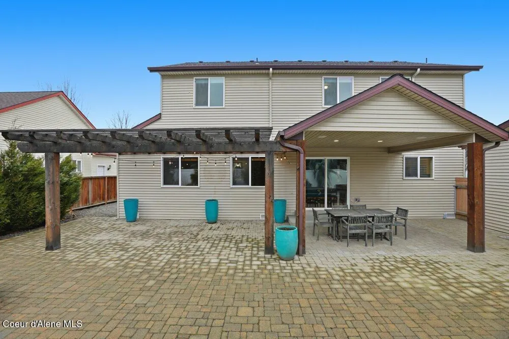 621 E Round Up Circle Hayden, ID 83835